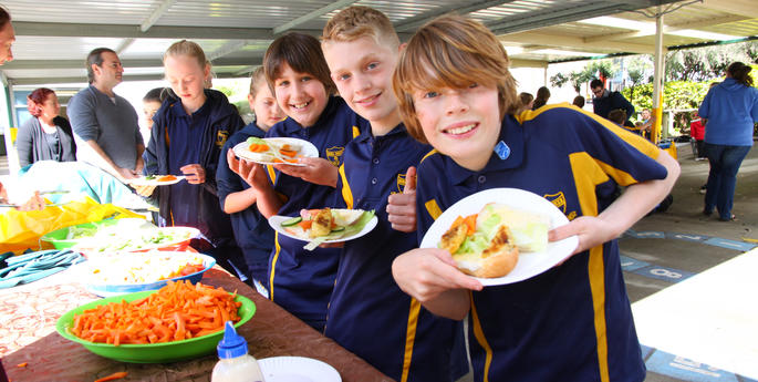 Taronga’s Zoomobile visits ‘Fish for Good’ competition winners Dora Creek Public School