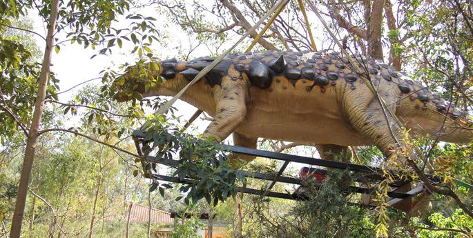Dinosaurs stomp into Sydney's Taronga Zoo!
