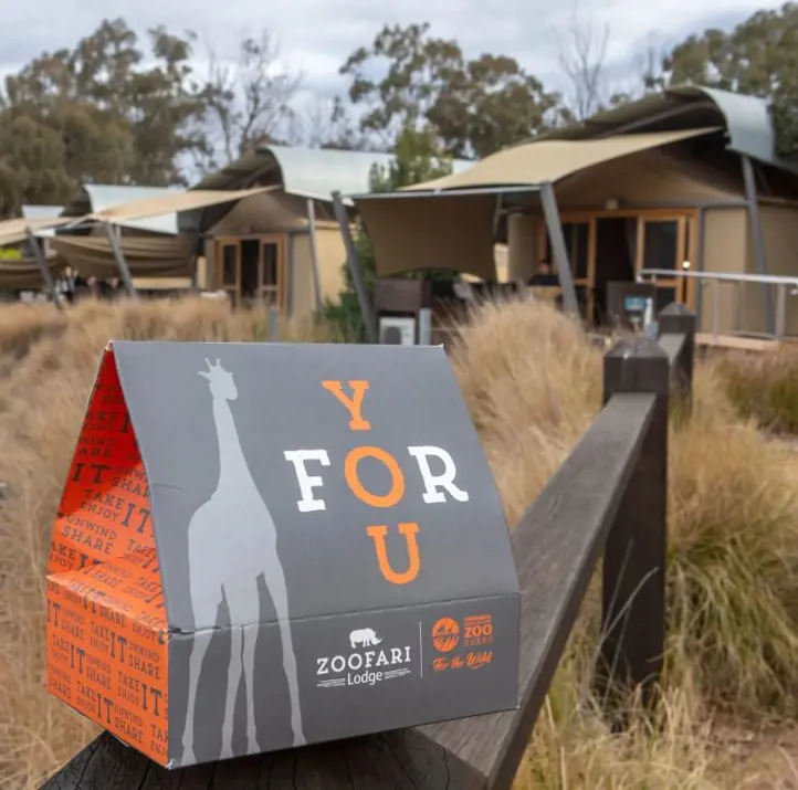 Packed lunch infront of Zoofari Lodge safari-style accommodation at Taronga Western Plains Zoo Dubbo.