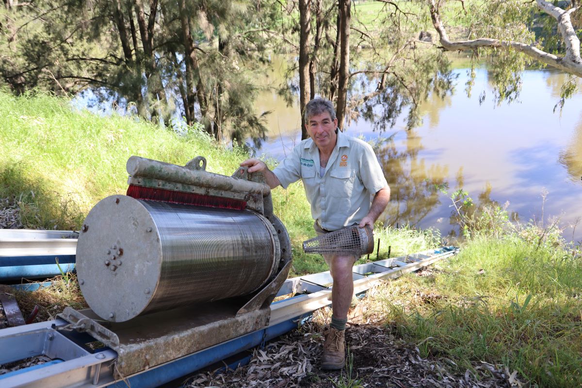 Stephen Thomson at Taronga Western Plains Zoo’s upgraded Macquarie River pump site.