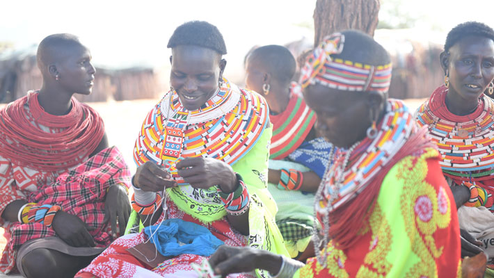 BeadWorks artisans making Beads For Wildlife products.