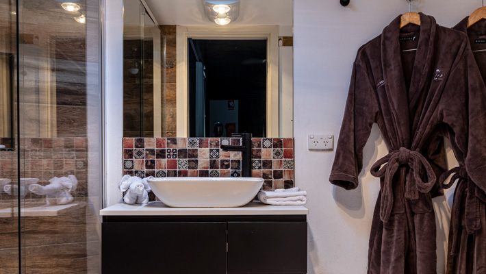 Newly renovated ensuite inside a Bushland Lodge.