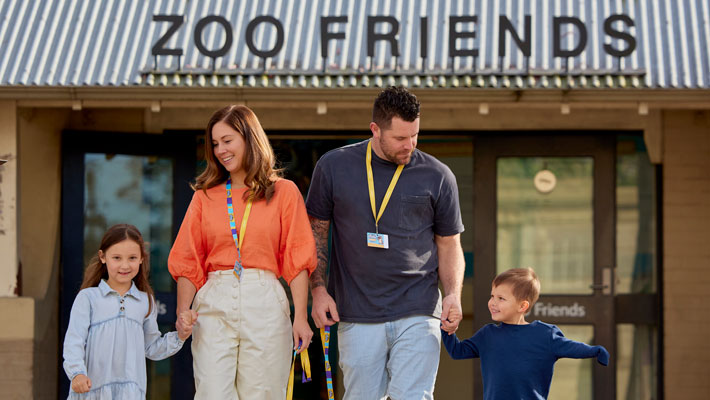 Family entering Taronga Zoo Sydney for a great day out